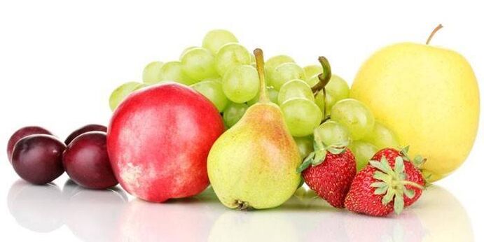 Les fruits sont la base de l'alimentation des jeunes femmes qui veulent perdre du poids